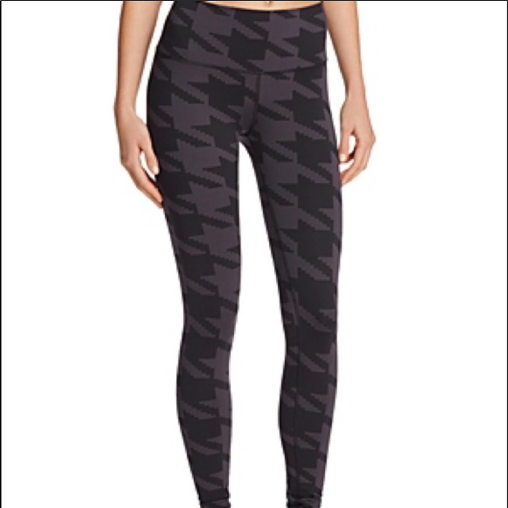 Alo Yoga Gray Black Houndstooth Leggings